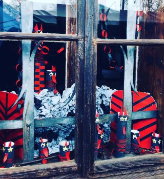 Dejte si dnes pozor na čerty 👹⛓️🧦👹🧦⛓️👹 #ponozkyzvalasska #valassko #mikulas #cert #mysecertanebojime #advent #vanoce...