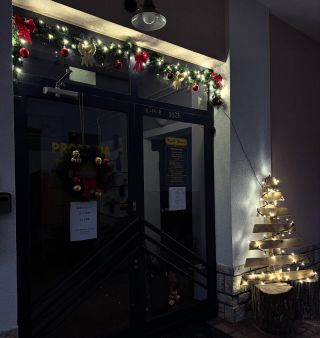 🎄🧦 Děkujeme vám! Moc si vážíme každého nákupu v naší výrobně ponožek❄️ Přejeme vám klidné a kouzelné Vánoce plné pohody, a...